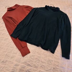 Bundle of 2 Turtleneck Tops – Copper & Green – Layering Basics